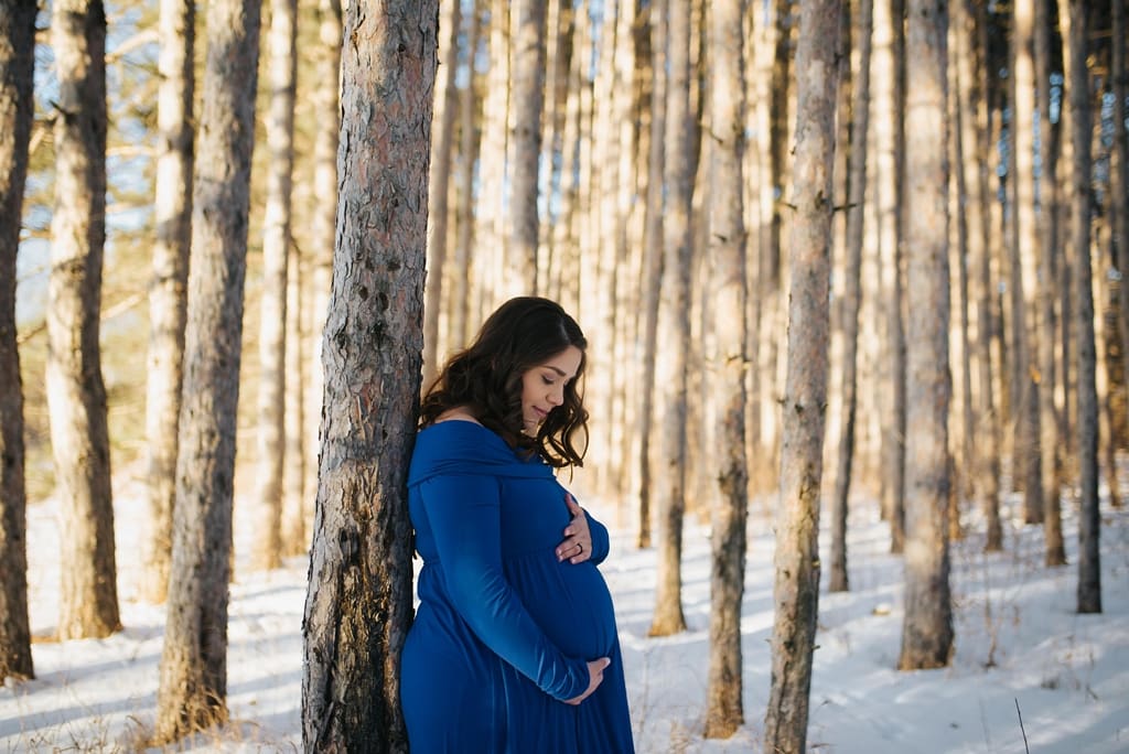 minnesota winter maternity session in snow